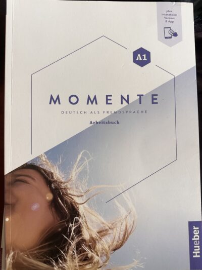 Momente Arbeitsbuch A1, Hueber